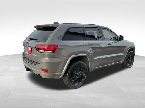 Used 2021 Jeep Grand Cherokee Laredo X image 7