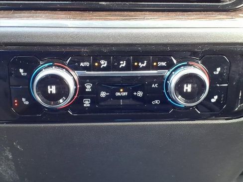 Used 2023 GMC Sierra 1500 SLE image 17