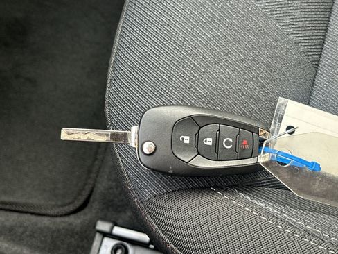 Used 2024 Chevrolet Trax RS image 34