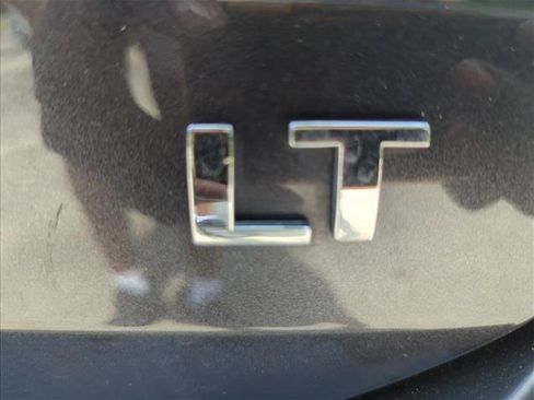 Used 2023 Chevrolet Equinox LT FWD image 22