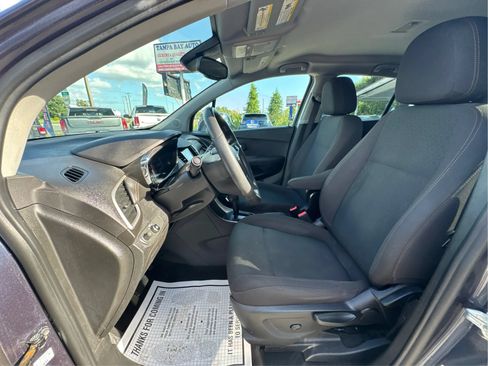 Used 2018 Chevrolet Trax LS FWD image 9