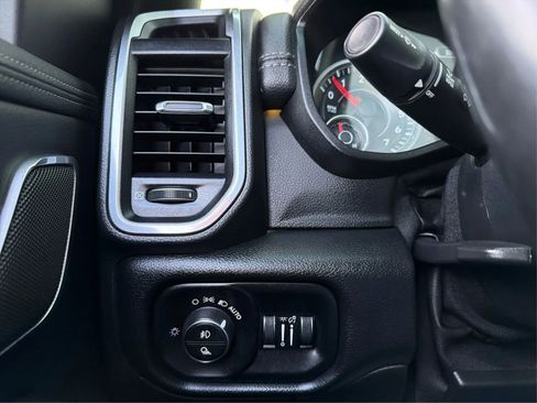 Used 2019 RAM 1500 Laramie image 18