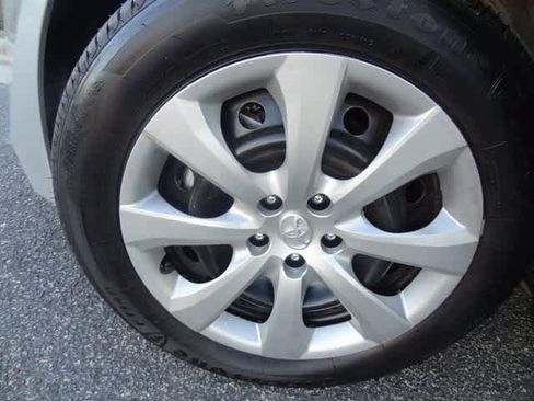 Used 2025 Toyota Corolla LE image 28