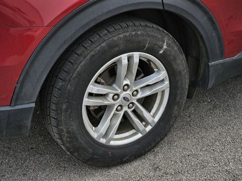 Used 2020 Ford Explorer XLT w/ Equipment Group 202A image 8