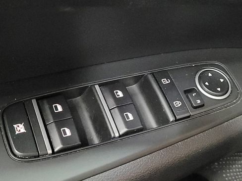 Used 2023 Kia Forte LXS image 27