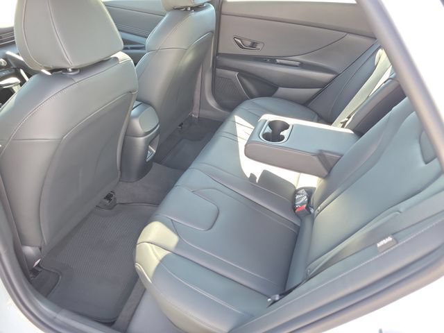 New 2026 Hyundai Elantra SEL Sport FWD image 23