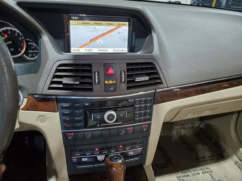 Used 2011 Mercedes-Benz E 350 Cabriolet image 24
