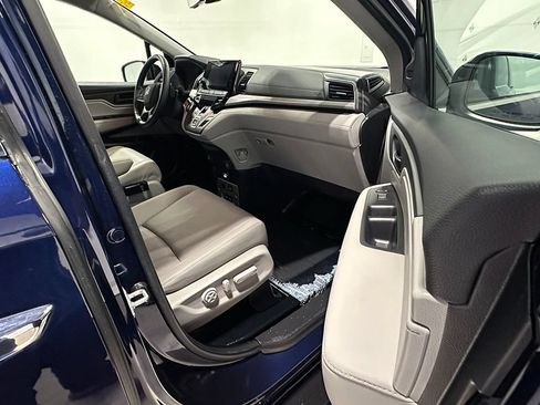 Used 2021 Honda Odyssey EX-L image 25