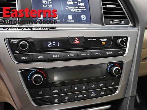 Used 2016 Hyundai Sonata Limited w/ Cargo Package FWD image 20