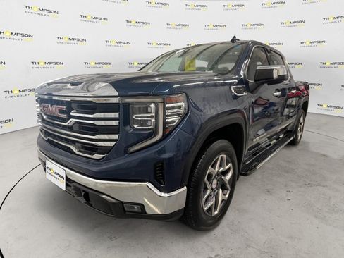 Used 2022 GMC Sierra 1500 SLT w/ SLT Convenience Package AWD/4WD image 1
