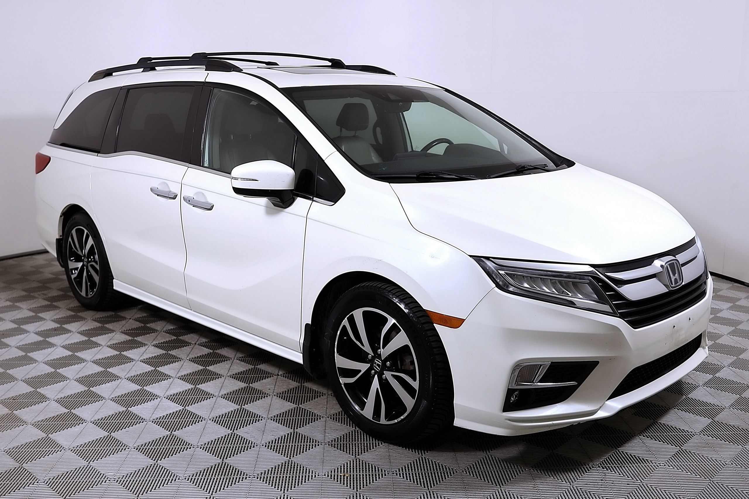 Used 2019 Honda Odyssey Elite image 5