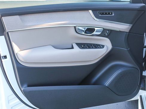 New 2026 Volvo XC90 B5 Core image 24