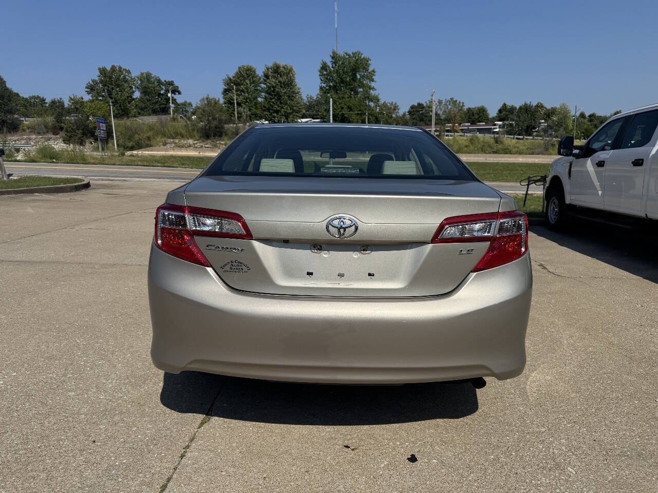 Used 2014 Toyota Camry LE FWD image 33