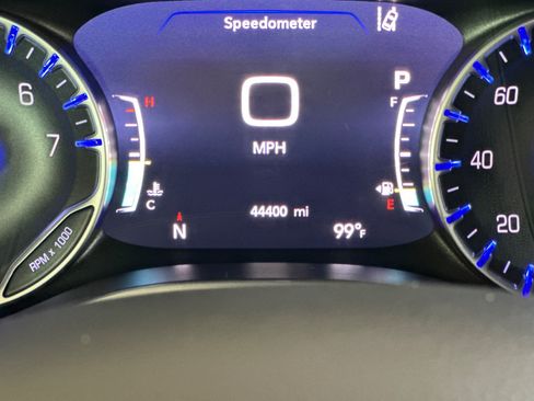 Used 2025 Chrysler Pacifica Select FWD image 26