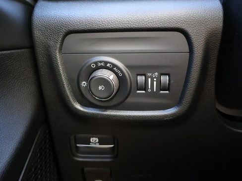 New 2025 Jeep Grand Cherokee L Limited w/ Trailer Tow Package image 33