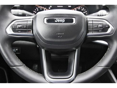 Used 2024 Jeep Compass Latitude AWD/4WD image 17
