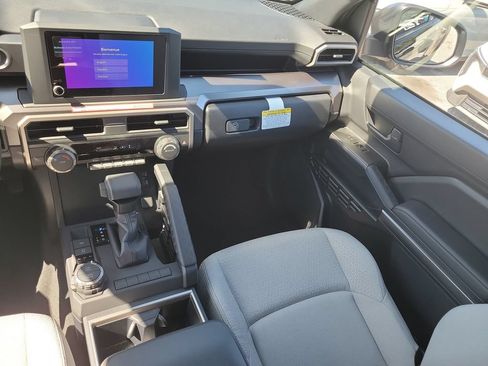 New 2026 Toyota 4Runner SR5 AWD/4WD image 28