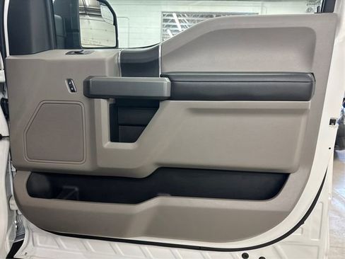 Used 2018 Ford F150 XLT w/ Trailer Tow Package image 25