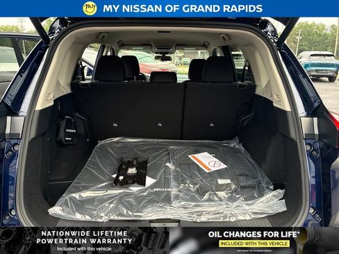 New 2026 Nissan Rogue SV w/ Cold Weather Package AWD/4WD image 15