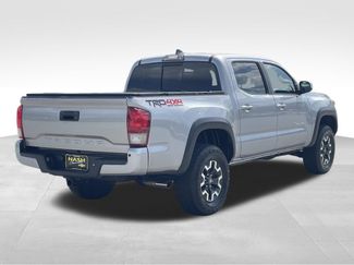 Used 2017 Toyota Tacoma TRD Off-Road AWD/4WD video 3