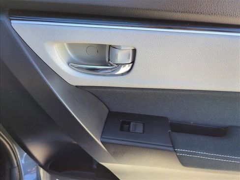 Used 2017 Toyota Corolla L image 23