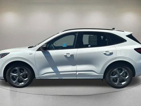 Certified 2023 Ford Escape ST-Line w/ Tech Pack #1 FWD image 5