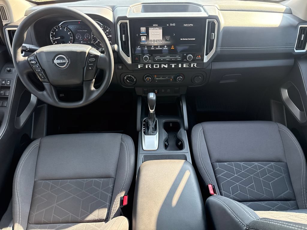 Used 2025 Nissan Frontier SV AWD/4WD image 10