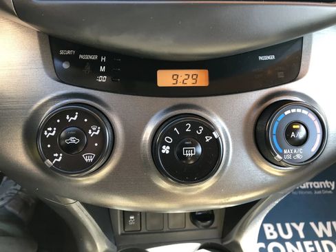 Used 2012 Toyota RAV4 4WD w/ Value Pkg image 19
