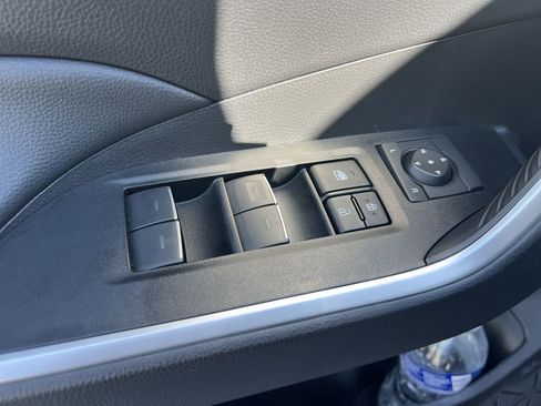 Used 2025 Toyota RAV4 XLE image 12