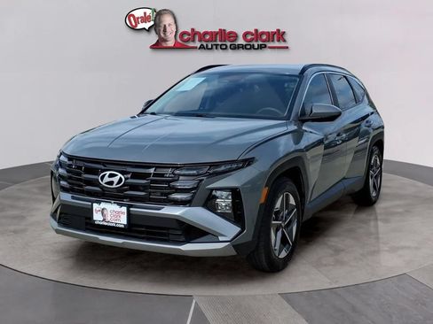 Used 2025 Hyundai Tucson SEL FWD image 1