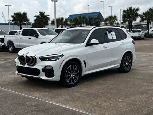 Used 2021 BMW X5 sDrive40i w/ M Sport Package image 2