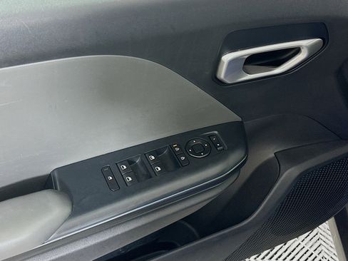 Used 2025 Kia K4 LXS image 15