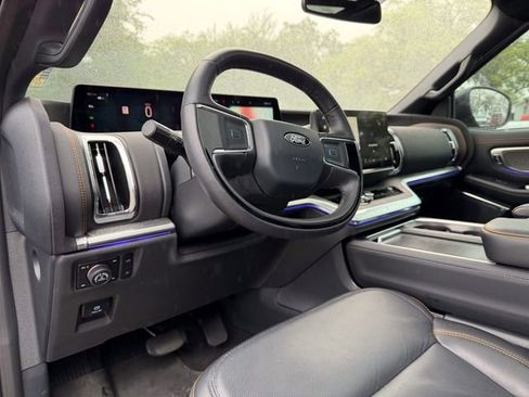 Used 2025 Ford Expedition Tremor AWD/4WD image 10