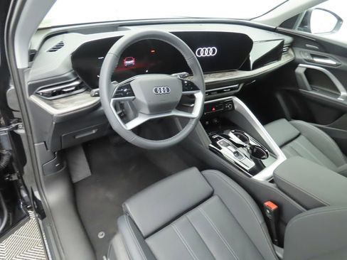 Used 2025 Audi Q5 Premium Plus w/ Premium Plus AWD/4WD image 10