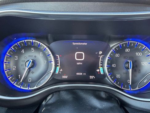 Used 2020 Chrysler Pacifica Limited FWD image 14