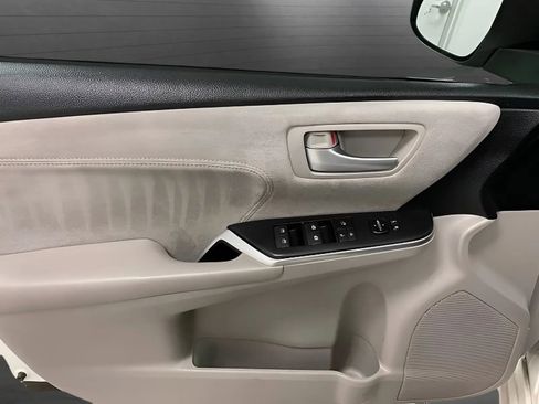 Used 2017 Toyota Camry XSE w/ Advanced Technology Package FWD image 9