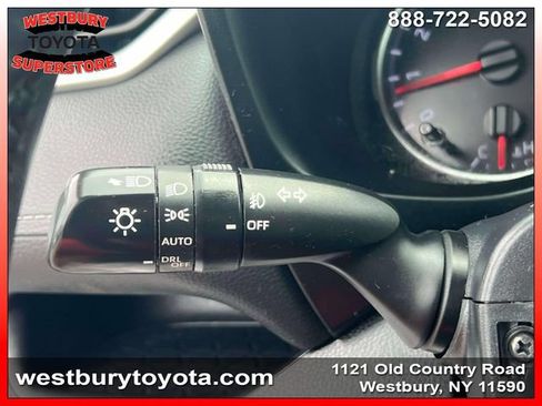 Used 2022 Toyota RAV4 XLE Premium AWD/4WD image 27