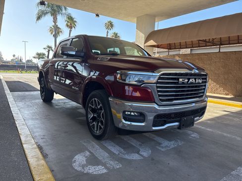 Used 2025 RAM 1500 Laramie AWD/4WD image 3