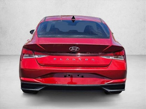 Used 2022 Hyundai Elantra SEL FWD image 7