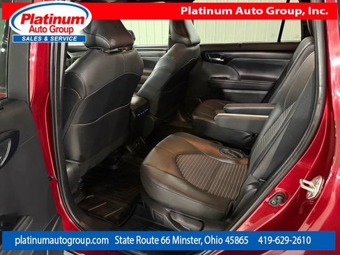Used 2021 Toyota Highlander XSE FWD image 29