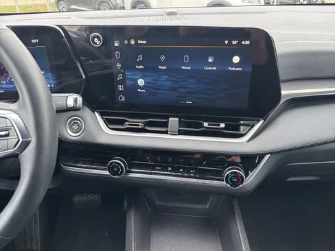 Used 2025 Chevrolet Equinox LT image 18