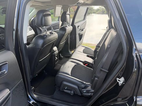 Used 2020 Dodge Journey Crossroad w/ Popular Equipment Group image 18