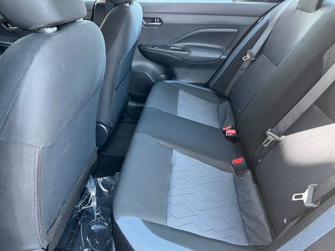 Used 2025 Nissan Versa SV FWD image 28