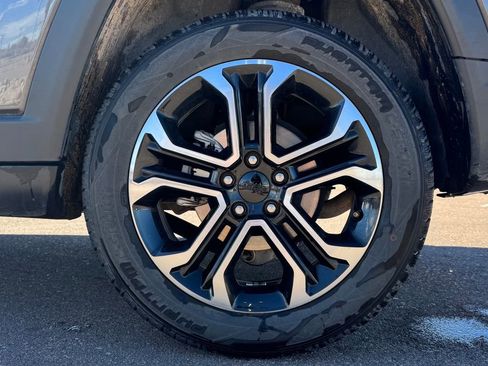 Used 2023 Jeep Compass Limited image 11