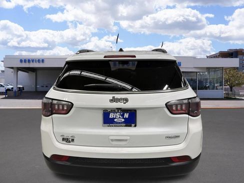 Used 2024 Jeep Compass Latitude AWD/4WD image 4