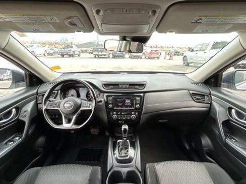 Used 2020 Nissan Rogue SV image 12