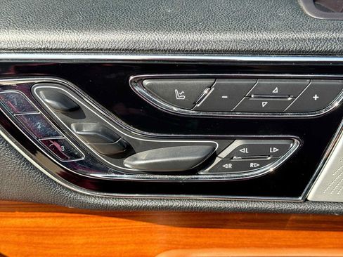 Used 2019 Lincoln Navigator Reserve AWD/4WD image 16