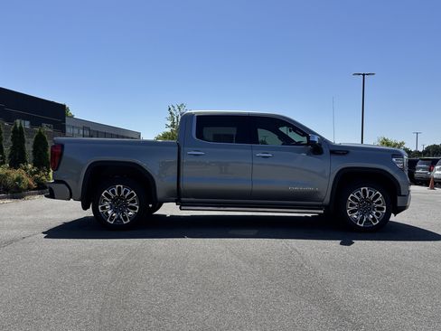 Used 2025 GMC Sierra 1500 Denali Ultimate AWD/4WD image 11