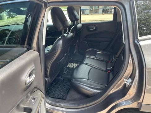 Used 2018 Jeep Compass Limited w/ Navigation Group FWD image 8