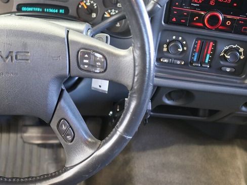 Used 2005 GMC Sierra 2500 SLE w/ Heavy-Duty Power Package AWD/4WD image 83
